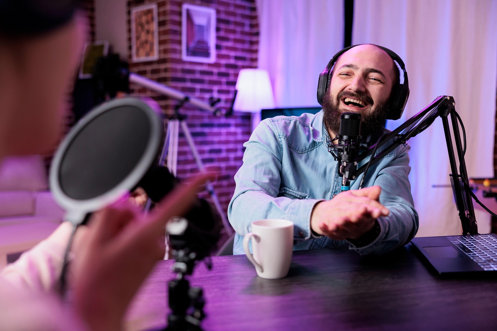 HELLOADS - Radio and Podcast